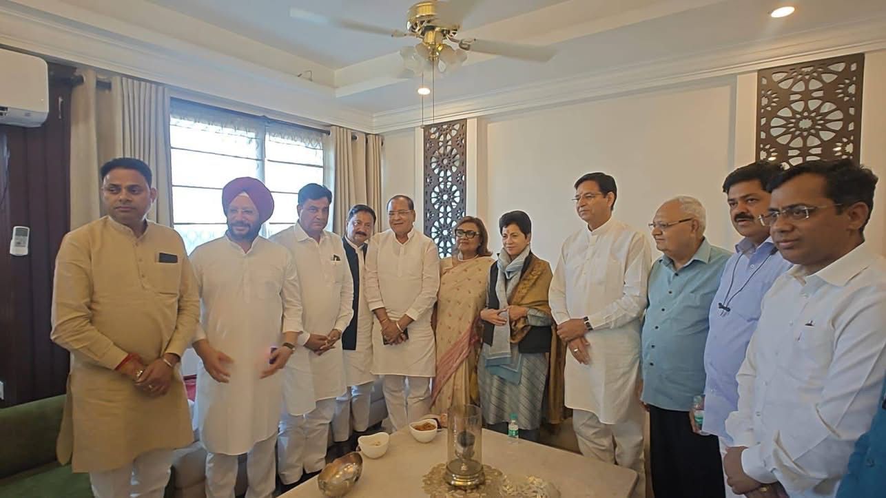 वरुण कपूर के फार्म पर जुटे कांग्रेसी दिग्गज, चुनावी रणनीति पर हुआ मंथन