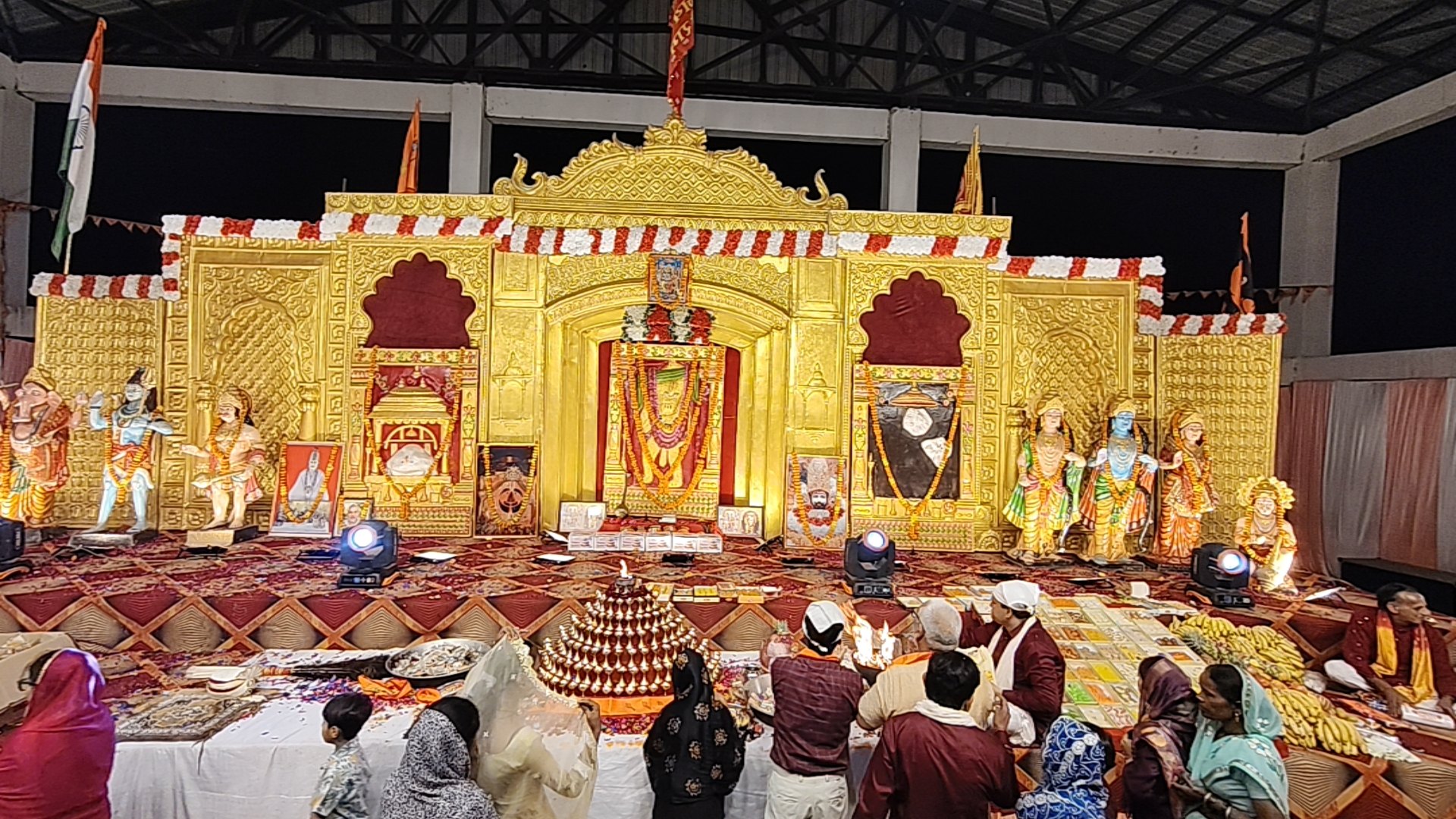 श्री हनुमान जन्मोत्सव पर गदरपुर में सजा भव्य बालाजी दरबार